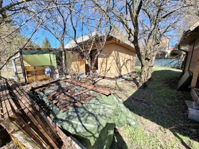 Eladó nyaraló, Tápiószentmártonon 17.2 M Ft, 3 szobás