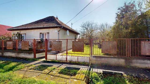 Eladó családi ház, Ináncson 12 M Ft, 2 szobás