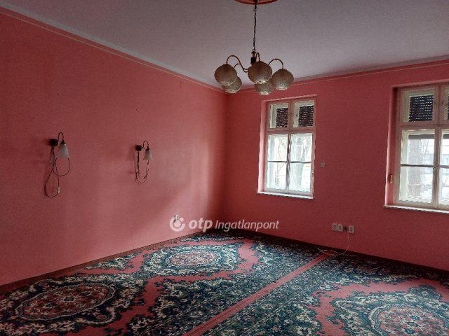 Eladó családi ház, Szegeden 53.8 M Ft, 4 szobás
