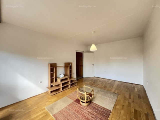 Kiadó panellakás, albérlet, Kaposváron, Füredi utcában