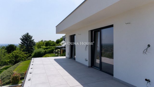 Eladó családi ház, Budapesten, III. kerületben 349.9 M Ft