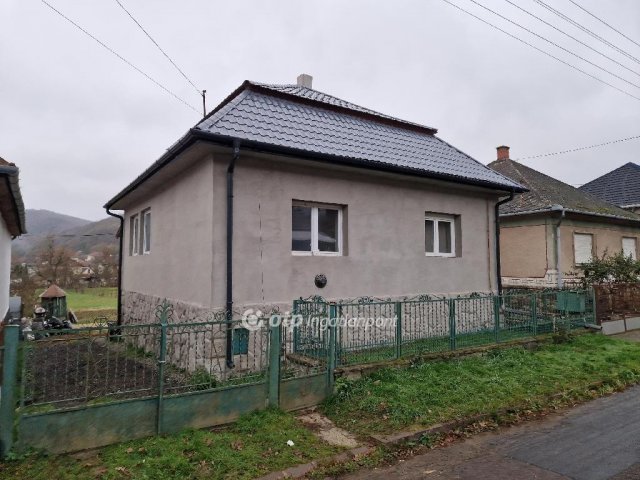 Eladó családi ház, Istenmezején 25 M Ft, 3 szobás
