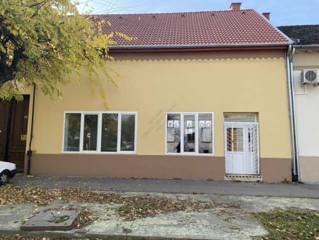 Eladó téglalakás, Hódmezővásárhelyen 27.99 M Ft