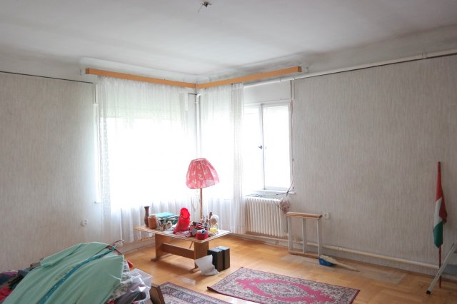 Eladó családi ház, Budapesten, XV. kerületben 65 M Ft, 2 szobás