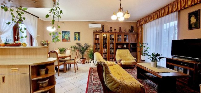 Eladó családi ház, Budaörsön 219.9 M Ft, 4+1 szobás