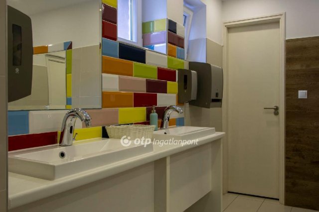 Eladó hotel, Siófokon 315 M Ft / költözzbe.hu
