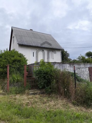 Eladó családi ház, Pécsett 13.6 M Ft, 2 szobás