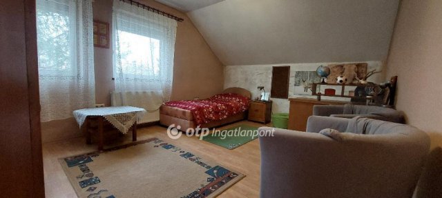 Eladó családi ház, Baracskán 89 M Ft, 6 szobás