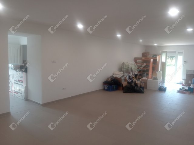 Eladó családi ház, Deszken 65 M Ft, 4 szobás