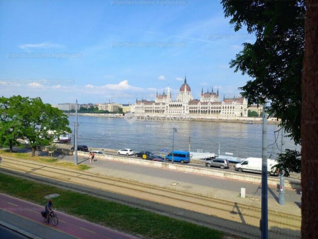 Eladó téglalakás, Budapesten, I. kerületben 305 M Ft, 1 szobás