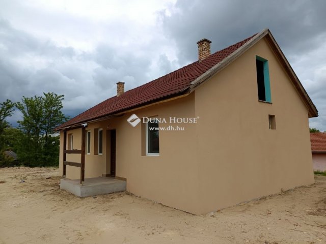 Eladó családi ház, Farmoson 29.9 M Ft, 4 szobás