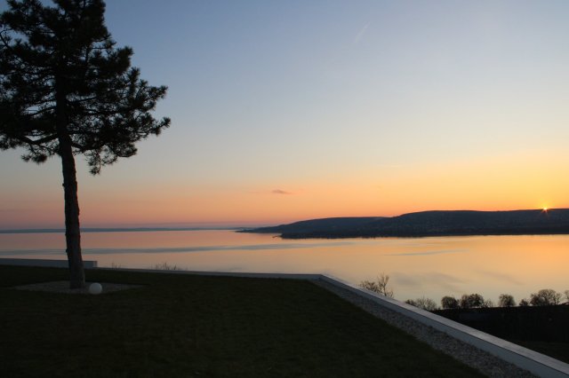 Eladó nyaraló, Balatonfűzfőn 299 M Ft, 3 szobás