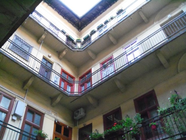 Eladó téglalakás, Budapesten, VIII. kerületben, Homok utcában