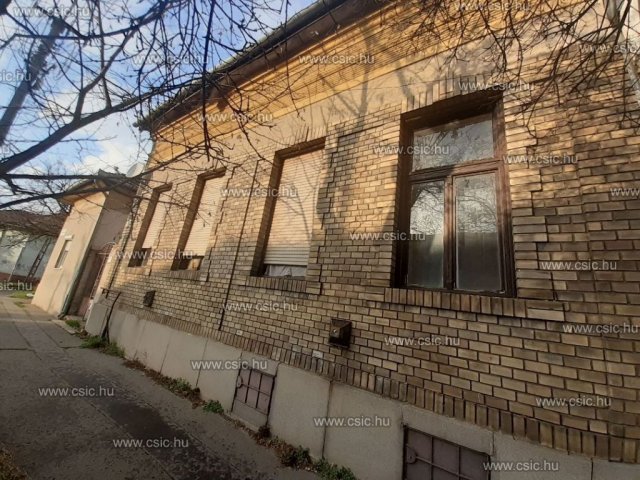 Eladó családi ház, Budapesten, XV. kerületben 93.9 M Ft