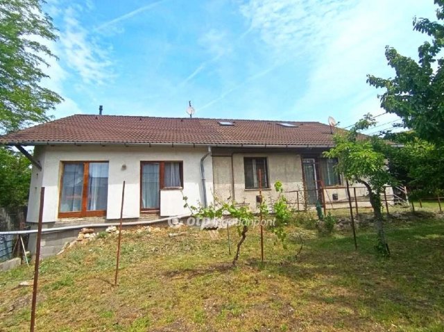 Eladó családi ház, Érden 79.9 M Ft, 6 szobás