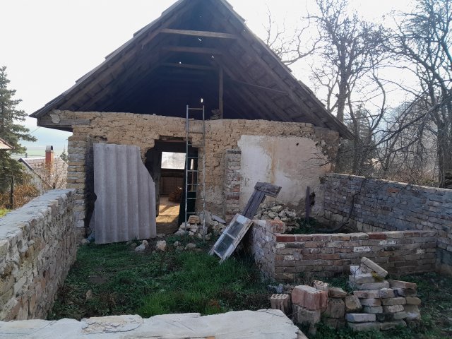 Eladó családi ház, Vértestolnán 8.99 M Ft, 2 szobás