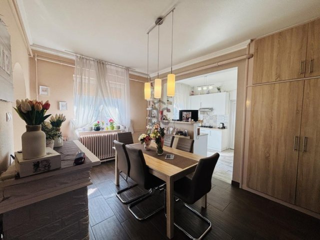 Eladó családi ház, Cegléden 89.9 M Ft, 5 szobás