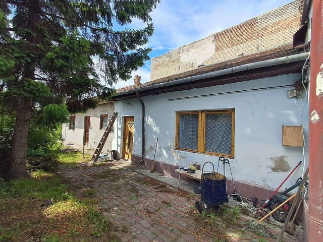 Eladó családi ház, Budapesten, XV. kerületben 79.9 M Ft