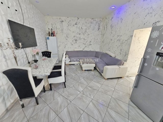 Eladó családi ház, Üllőn 74.99 M Ft, 5 szobás