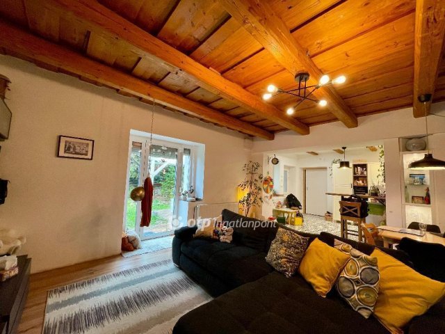 Eladó családi ház, Veszprémben 183 M Ft, 7 szobás