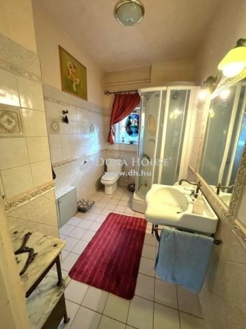 Eladó családi ház, Szentendrén 197.9 M Ft, 6 szobás