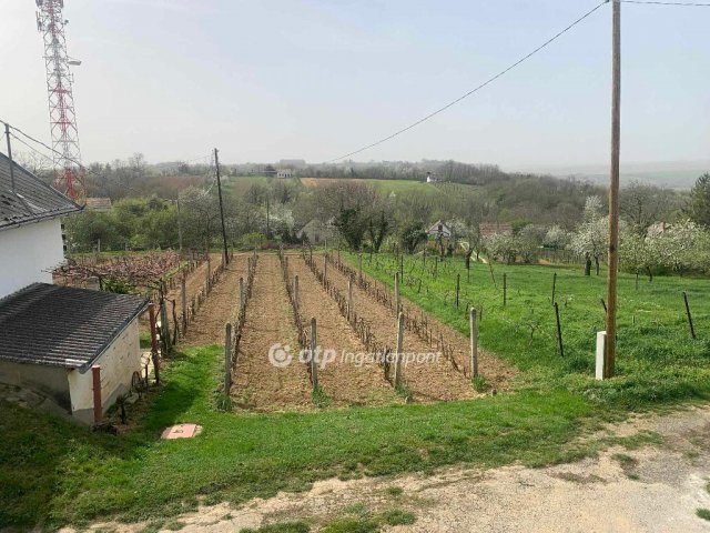 Eladó nyaraló, Tabon 17.5 M Ft, 2+1 szobás / költözzbe.hu