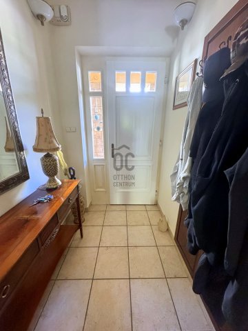 Eladó családi ház, Vácon 269 M Ft, 5 szobás
