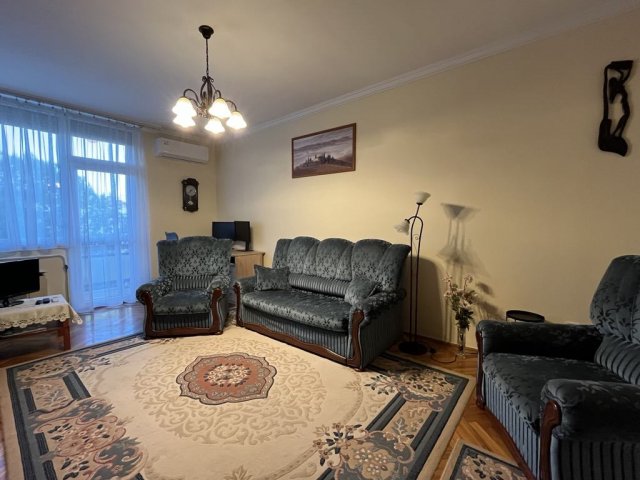 Eladó téglalakás, Egerben 33 M Ft, 2 szobás