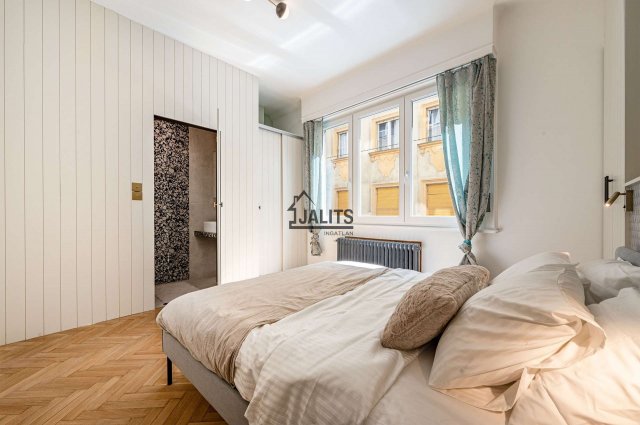 Kiadó téglalakás, albérlet, Budapesten, V. kerületben, 4 szobás