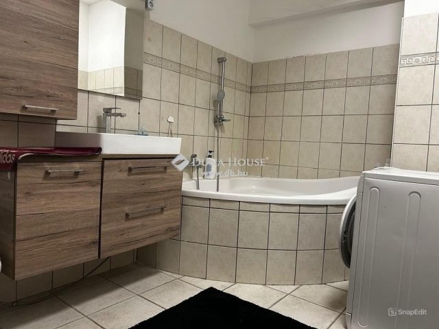 Eladó téglalakás, Budapesten, XVIII. kerületben 80 M Ft