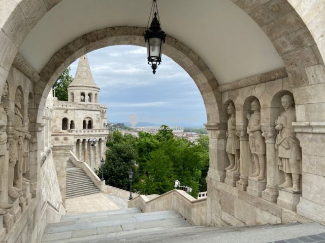 Eladó téglalakás, Budapesten, I. kerületben, Batthyány utcában