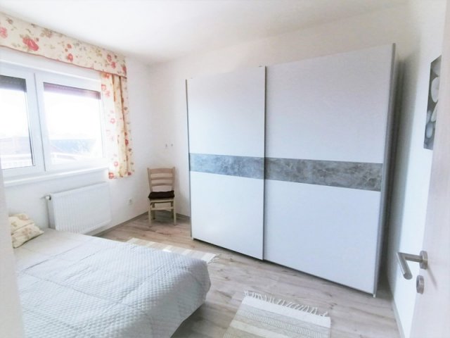 Kiadó téglalakás, albérlet, Pécsett 260 E Ft / hó, 3 szobás