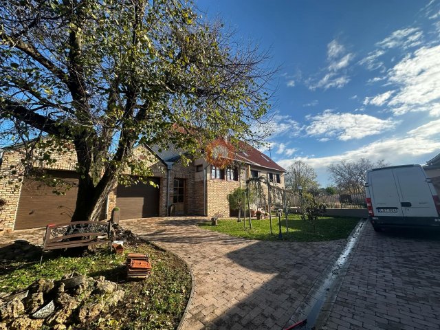 Eladó ipari ingatlan, Pécsett 250 M Ft / költözzbe.hu