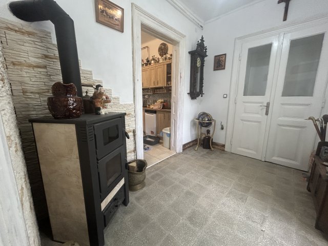 Eladó családi ház, Igalon 35 M Ft, 2 szobás