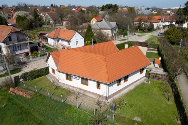 Eladó családi ház, Biatorbágyon 199 M Ft, 5 szobás
