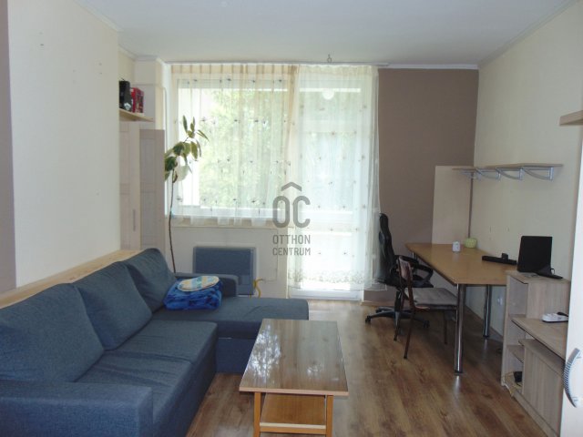 Eladó téglalakás, Egerben 38 M Ft, 2 szobás