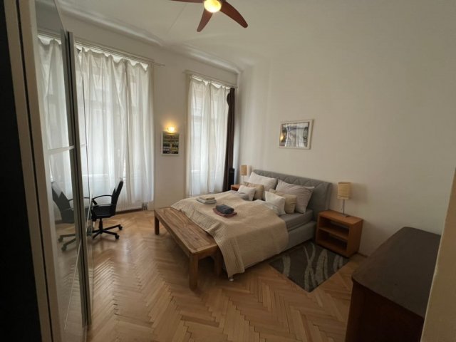 Eladó téglalakás, Budapesten, VI. kerületben 149 M Ft, 4 szobás
