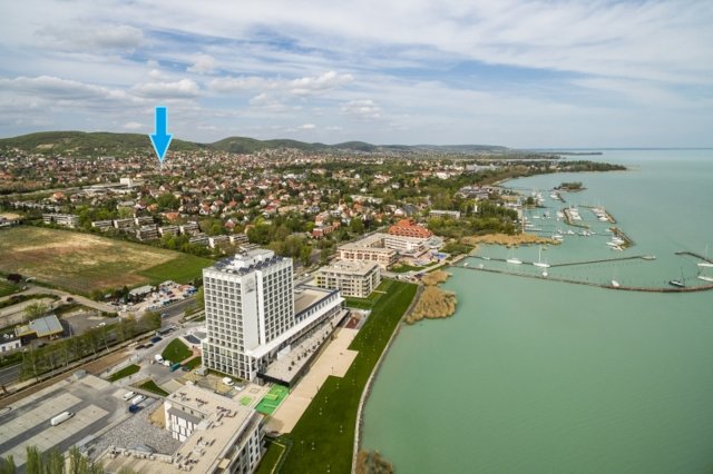 Kiadó sorház, albérlet, Balatonfüreden 220 E Ft / hó, 2 szobás