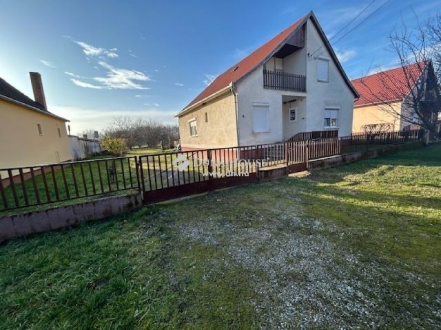 Eladó családi ház, Baksán 39.99 M Ft, 5 szobás