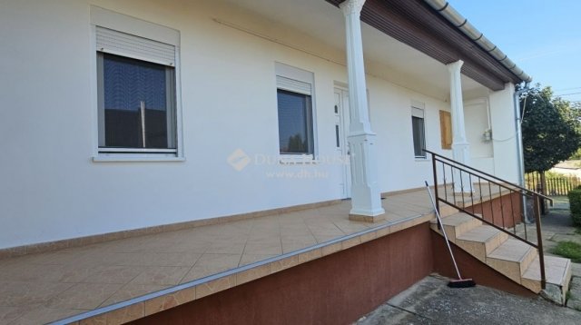 Eladó családi ház, Geresdlakon 28 M Ft, 2 szobás