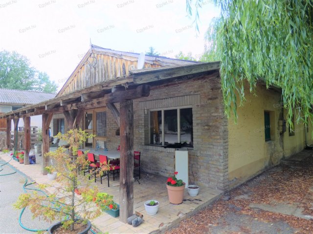 Eladó hotel, Kiskunlacházán 199 M Ft, 10 szobás