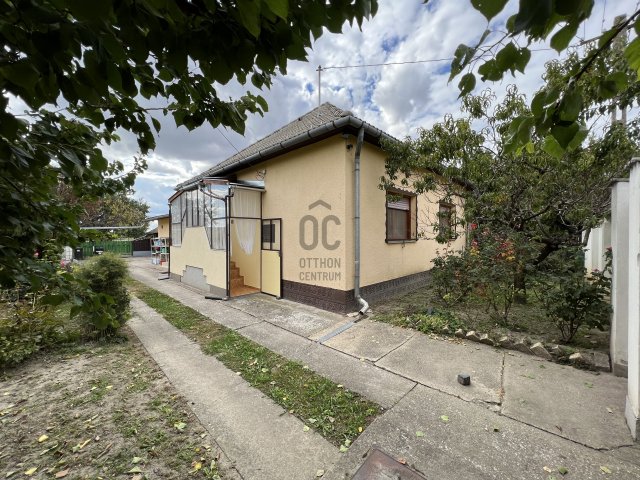 Eladó családi ház, Tolnán 33 M Ft, 4 szobás