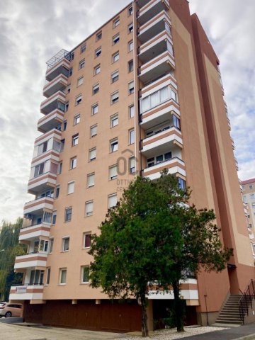 Eladó panellakás, Zalaegerszegen 32.99 M Ft, 3 szobás