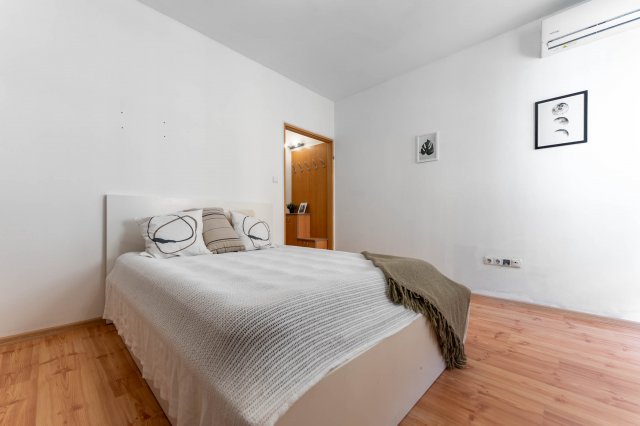 Eladó téglalakás, Budapesten, VIII. kerületben, Kőris utcában