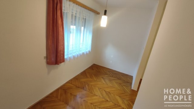 Eladó családi ház, Szegeden 40.99 M Ft, 2+1 szobás