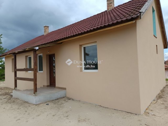 Eladó családi ház, Farmoson 29.9 M Ft, 4 szobás
