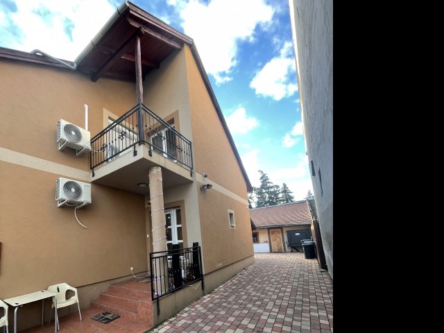 Eladó családi ház, Budapesten, XV. kerületben 229 M Ft, 8 szobás