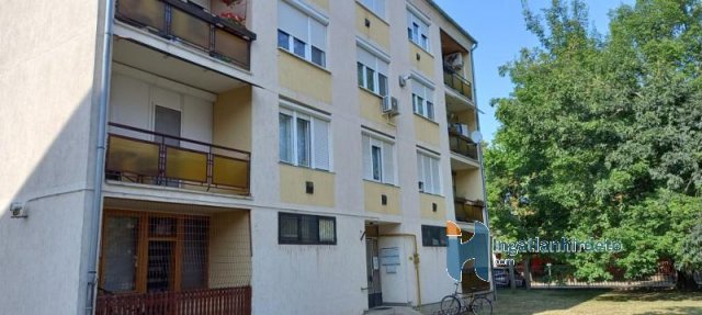 Eladó panellakás, Jászberényben 28.7 M Ft, 2 szobás