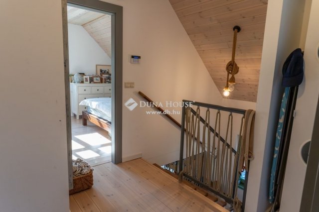Eladó családi ház, Szentendrén 179 M Ft, 4 szobás