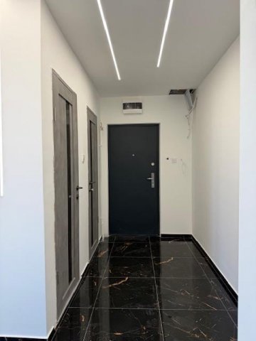 Eladó panellakás, Tatabányán 43.9 M Ft, 3 szobás
